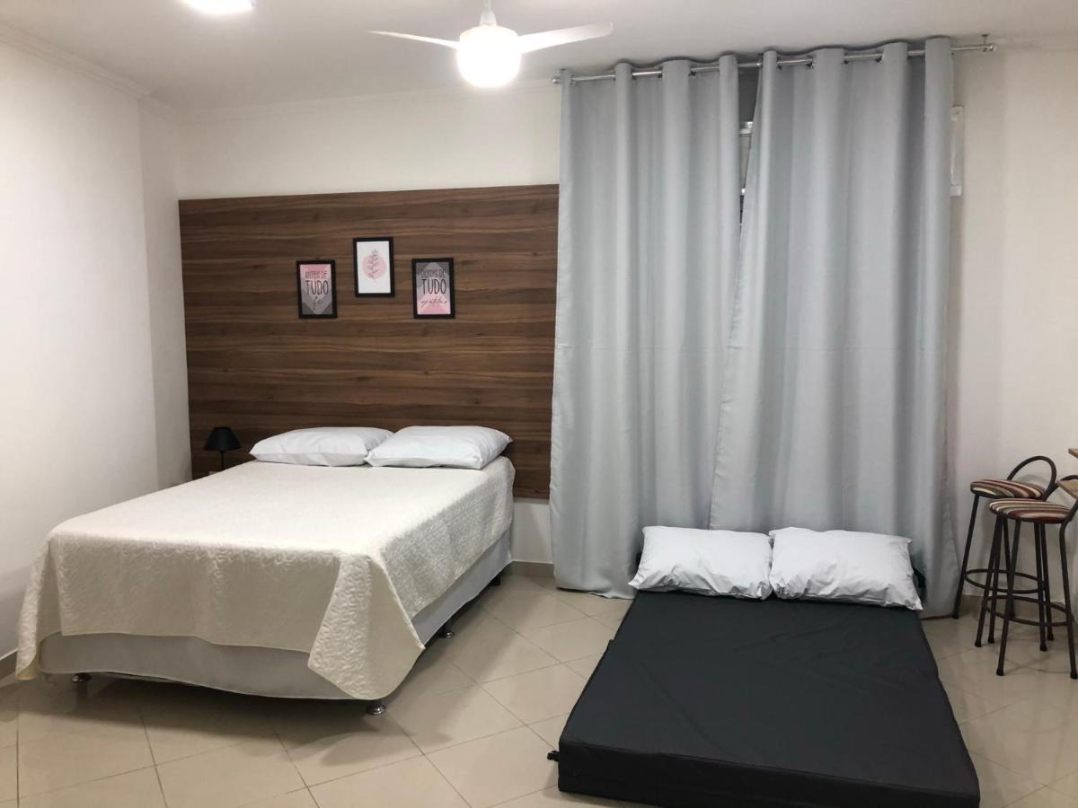 Lindo e moderno Estúdio pé na areia 50m do mar Guarujá Exterior foto